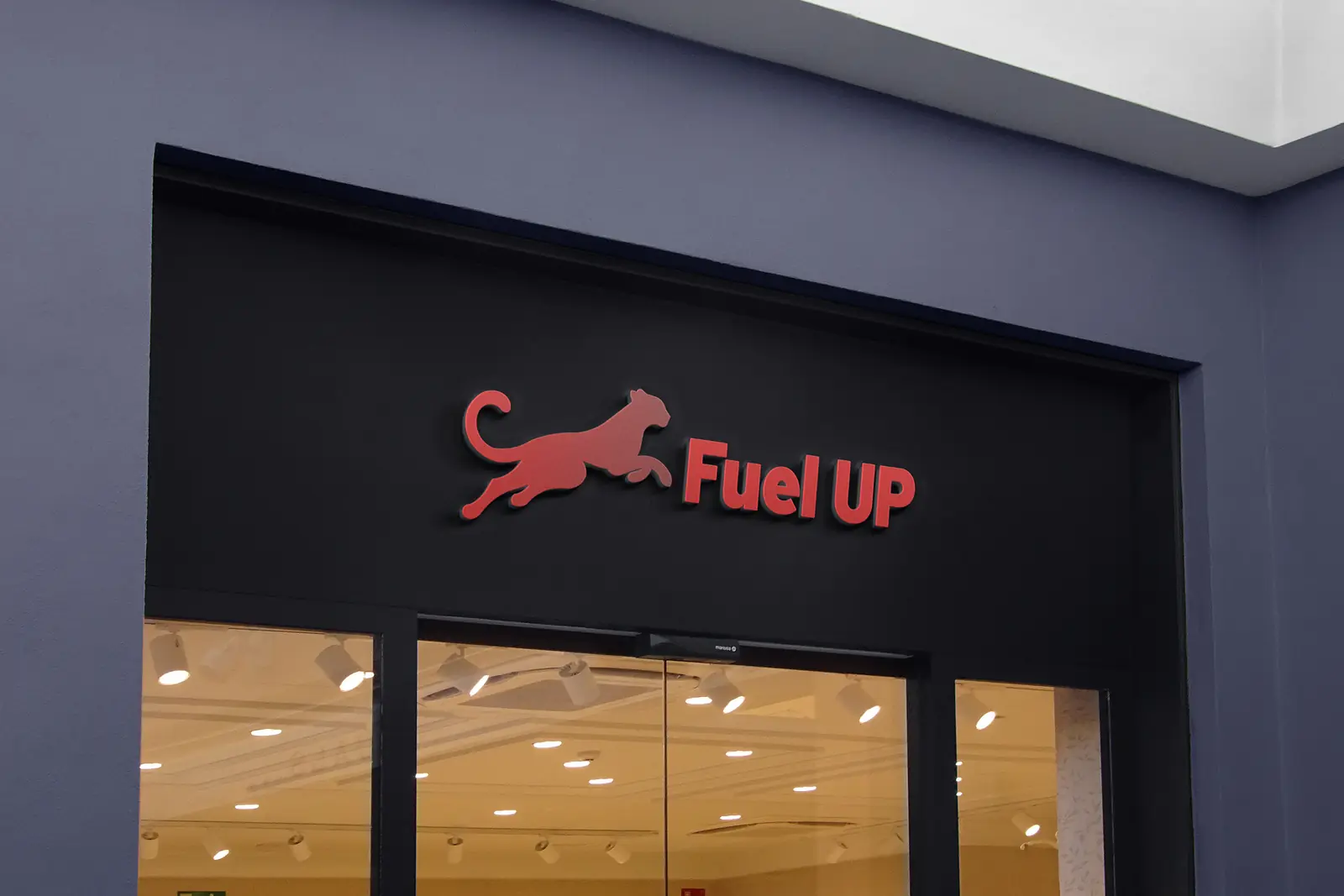 Fachada automotiva com a identidade Fuel Up